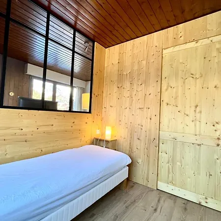 Charming Cocoon In Center *